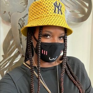 “New” Reversible N Y Bucket Hat.